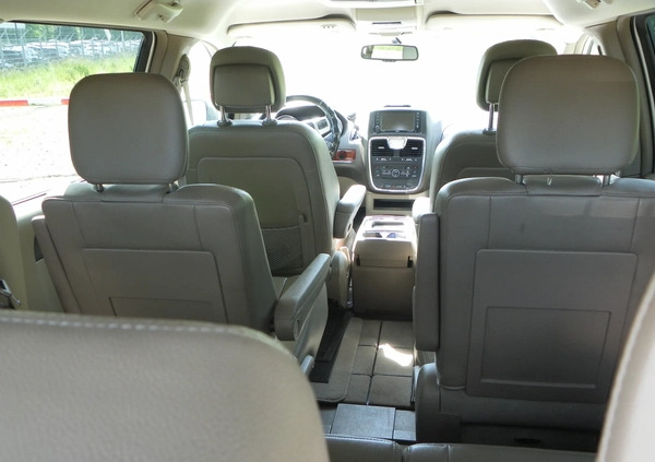 Chrysler Town &amp; Country cena 46500 przebieg: 281000, rok produkcji 2012 z Kraków małe 92